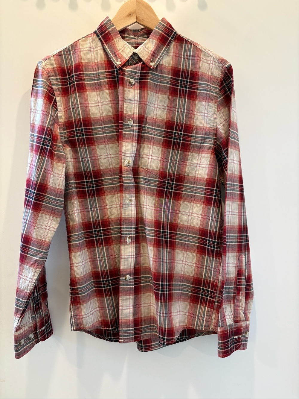 Banana Republic Red and White Plaid Button-Down Shirt - Slim Fit Untucked